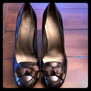 Tahari heels